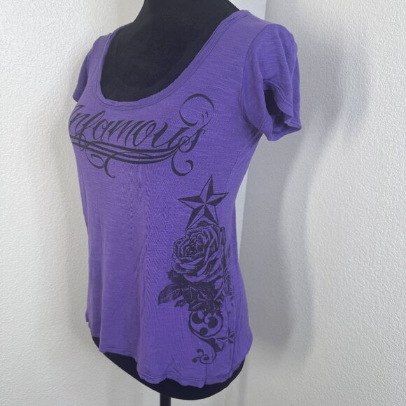 Infamous Purple Graphic Scoop Neck T-Shirt Womens Size M 100% Rayon Vintage Y2K - Picture 2 of 6